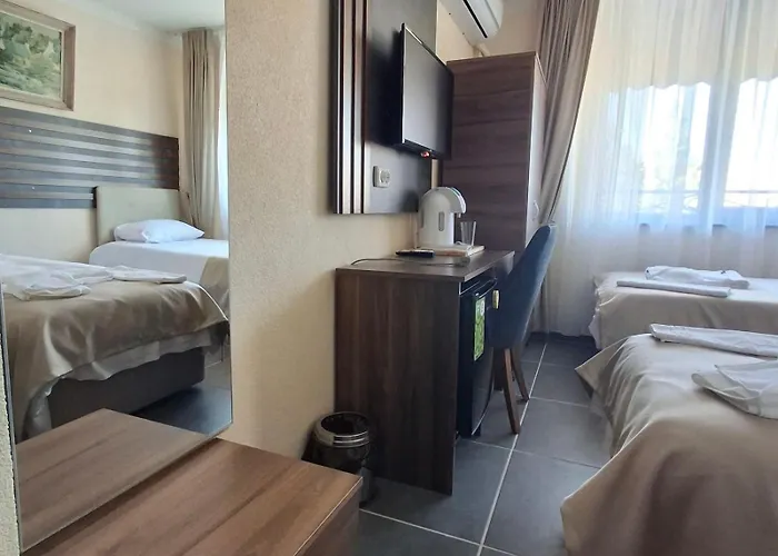 Santa Ria מלון 2*